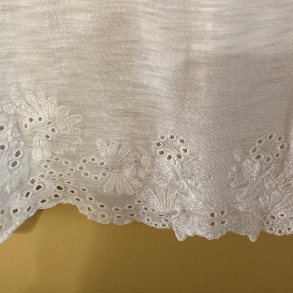 The Loft white tee. - Picture 4 of 5